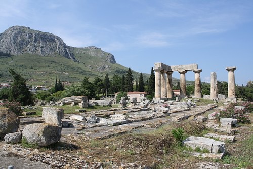 Ancient Corinth: Kota Perdagangan Besar Yunani Kuno