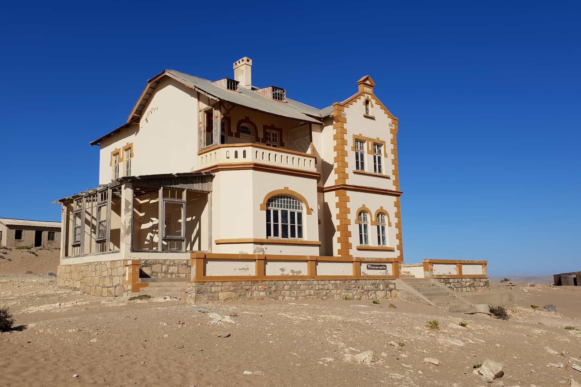 Kolmanskop Namibia: Kota Hantu yang Terkubur Pasir dan Waktu