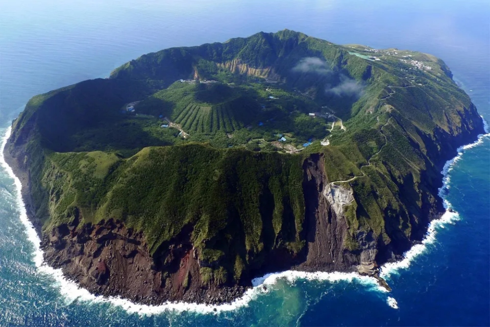Aogashima, Jepang: Desa yang Hidup di Dalam Kaldera Gunung Berapi Aktif