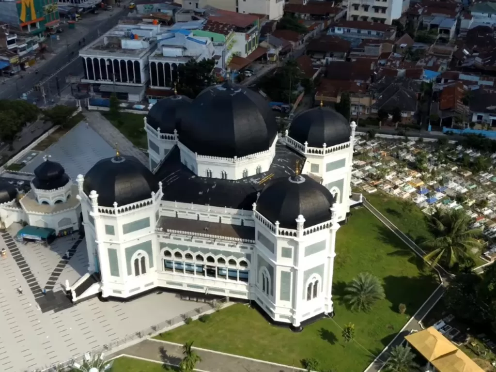 Wisata Masjid Raya Al-Mashun: Ikon Sejarah dan Keindahan Arsitektur di Medan