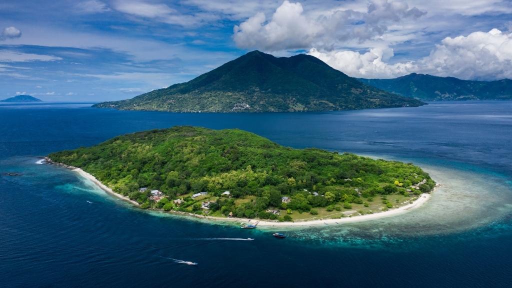 Pulau Alor, Nusa Tenggara Timur: Surga Bawah Laut yang Jarang Dijamah